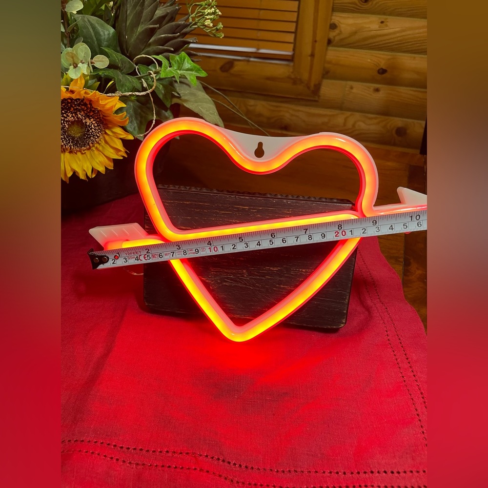 Red Heart Neon Sign - Picture 2 of 6
